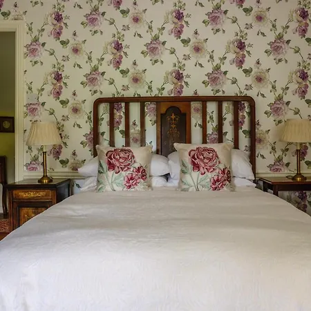 Brooklawn House Bed & Breakfast *
